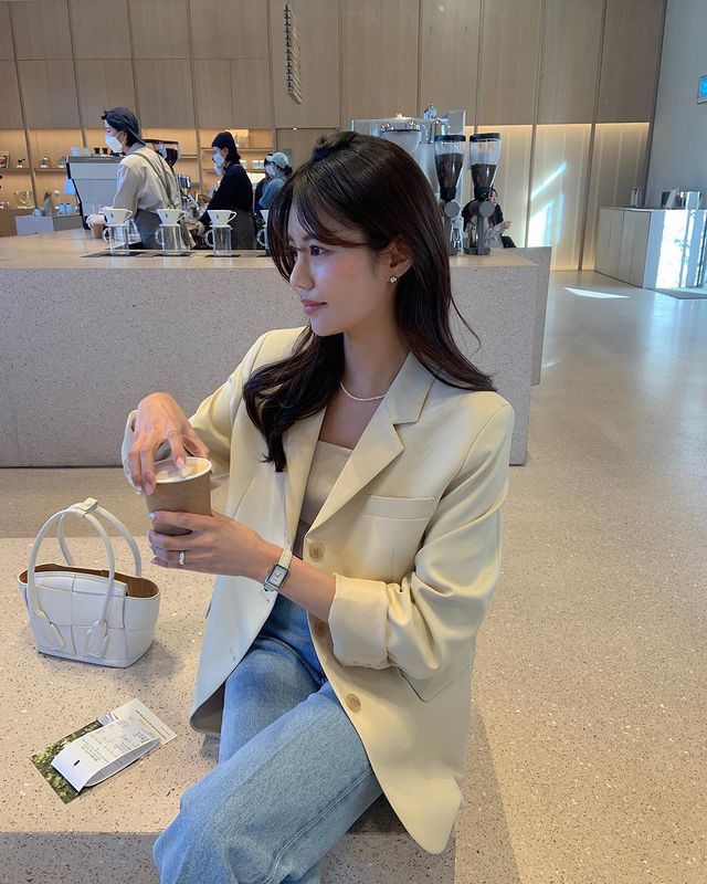 Blazer là item "must-have" mùa thu nhưng phụ nữ 30+ nên tránh kiểu này- Ảnh 12.
