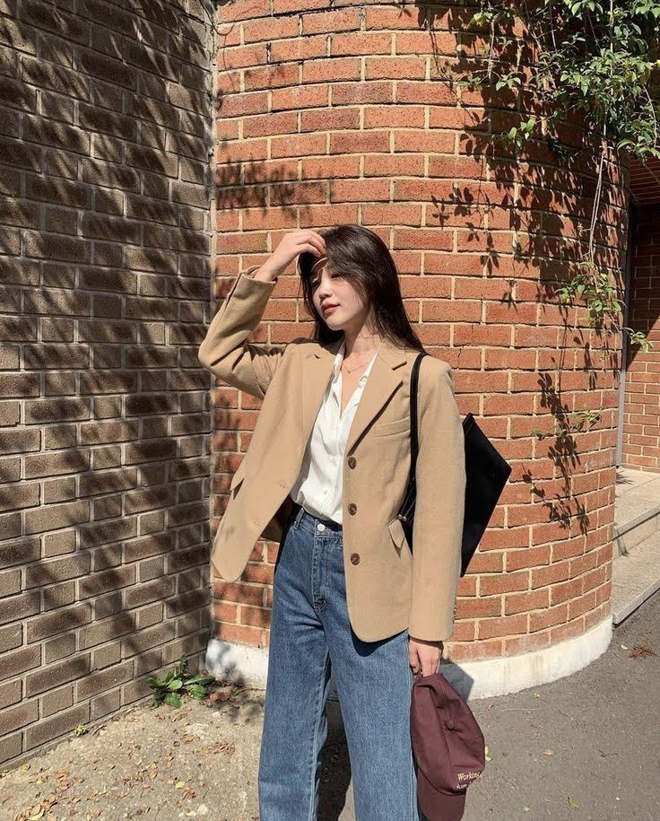 Blazer là item "must-have" mùa thu nhưng phụ nữ 30+ nên tránh kiểu này- Ảnh 5.