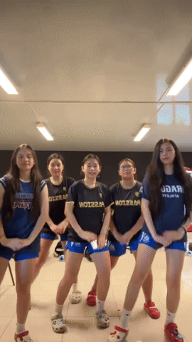 Ái nữ MC Quyền Linh khoe chân dài, dáng xinh, diện đồ bóng rổ rộng thùng thình vẫn xinh bất chấp- Ảnh 2.