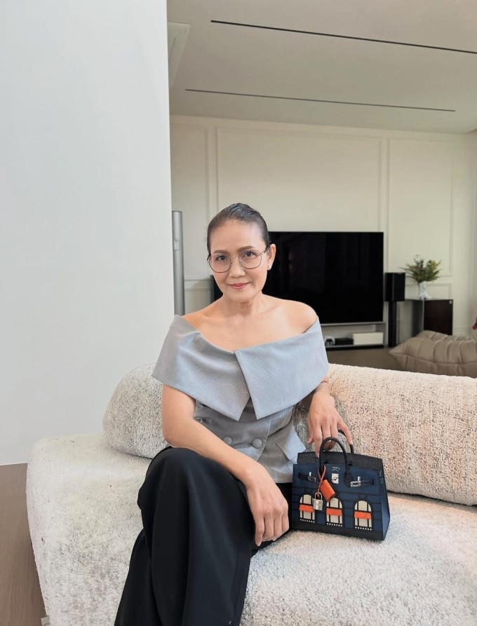 Lisa khiến truyền thông Mỹ dậy sóng vì chiếc túi Hermès 8 tỷ- Ảnh 2.