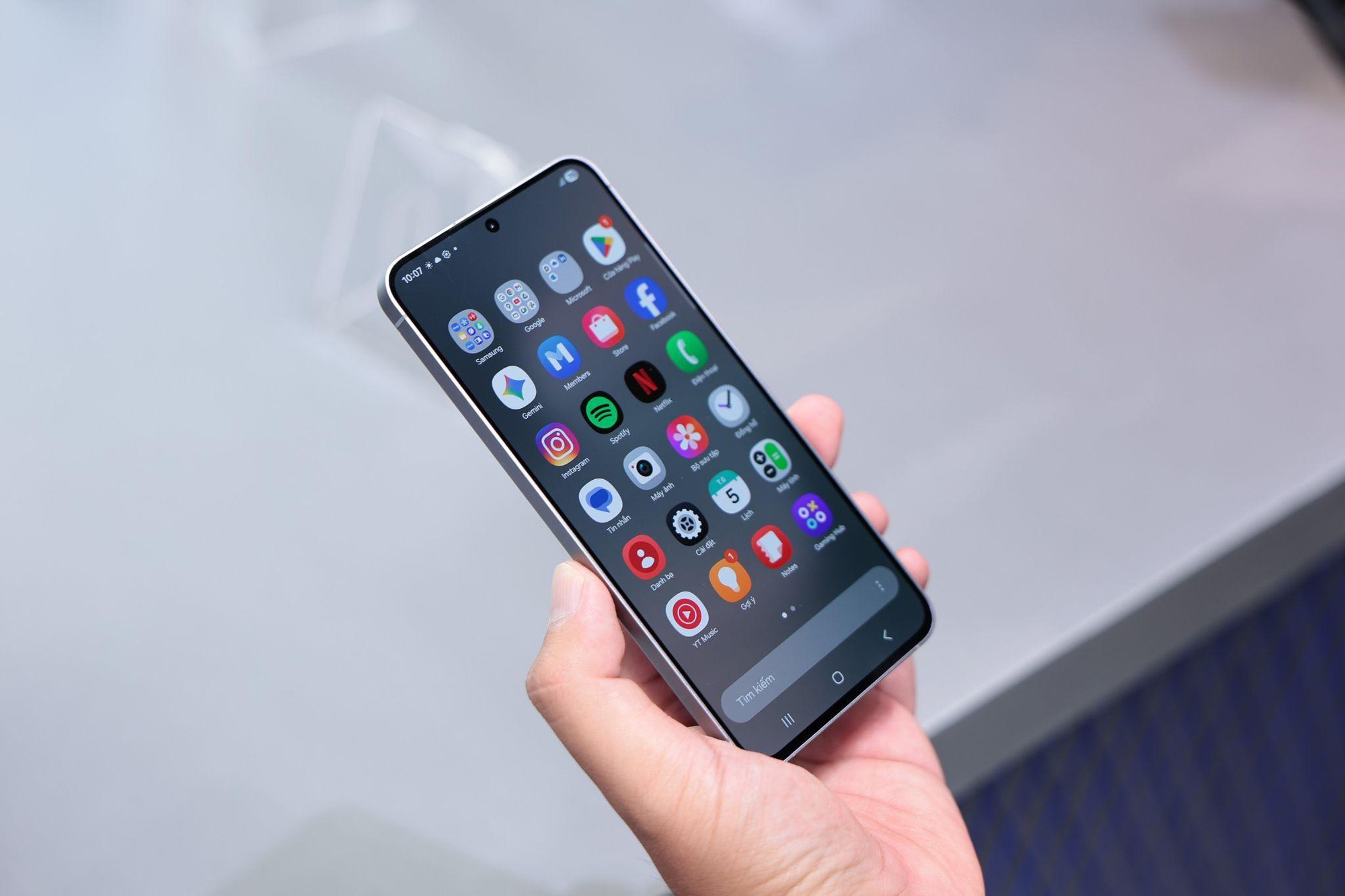Người dùng đòi: “Tôi muốn vừa đẹp vừa mạnh”- Samsung chiều lòng với Galaxy S25 FE- Ảnh 2.