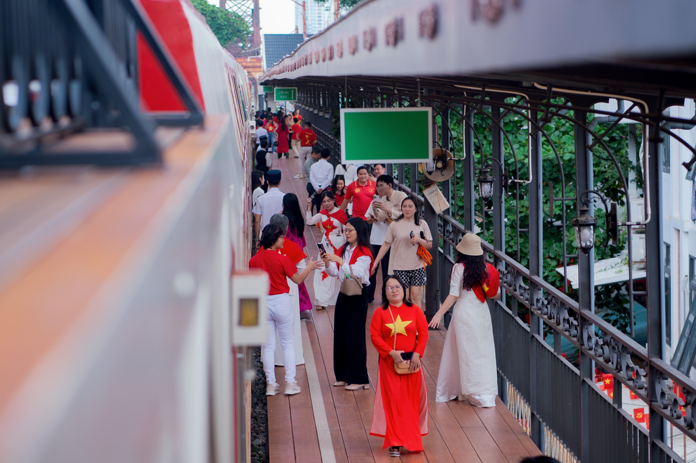 Vì sao đặt tên là tàu du lịch 'Hà Nội 5 cửa ô'?- Ảnh 2.