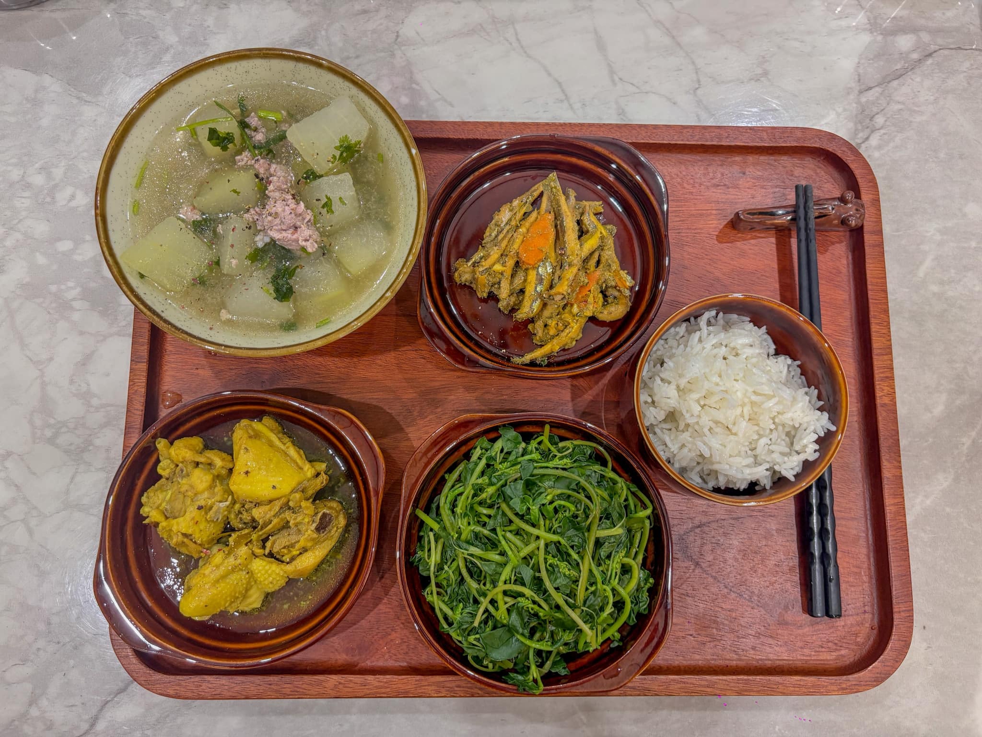 Chị gái nhà người ta: Nấu cơm cữ cho em mà tưởng đâu chị đi thi MasterChef khiến hội "em gái online" đua nhau vào "nhận vơ"- Ảnh 14.