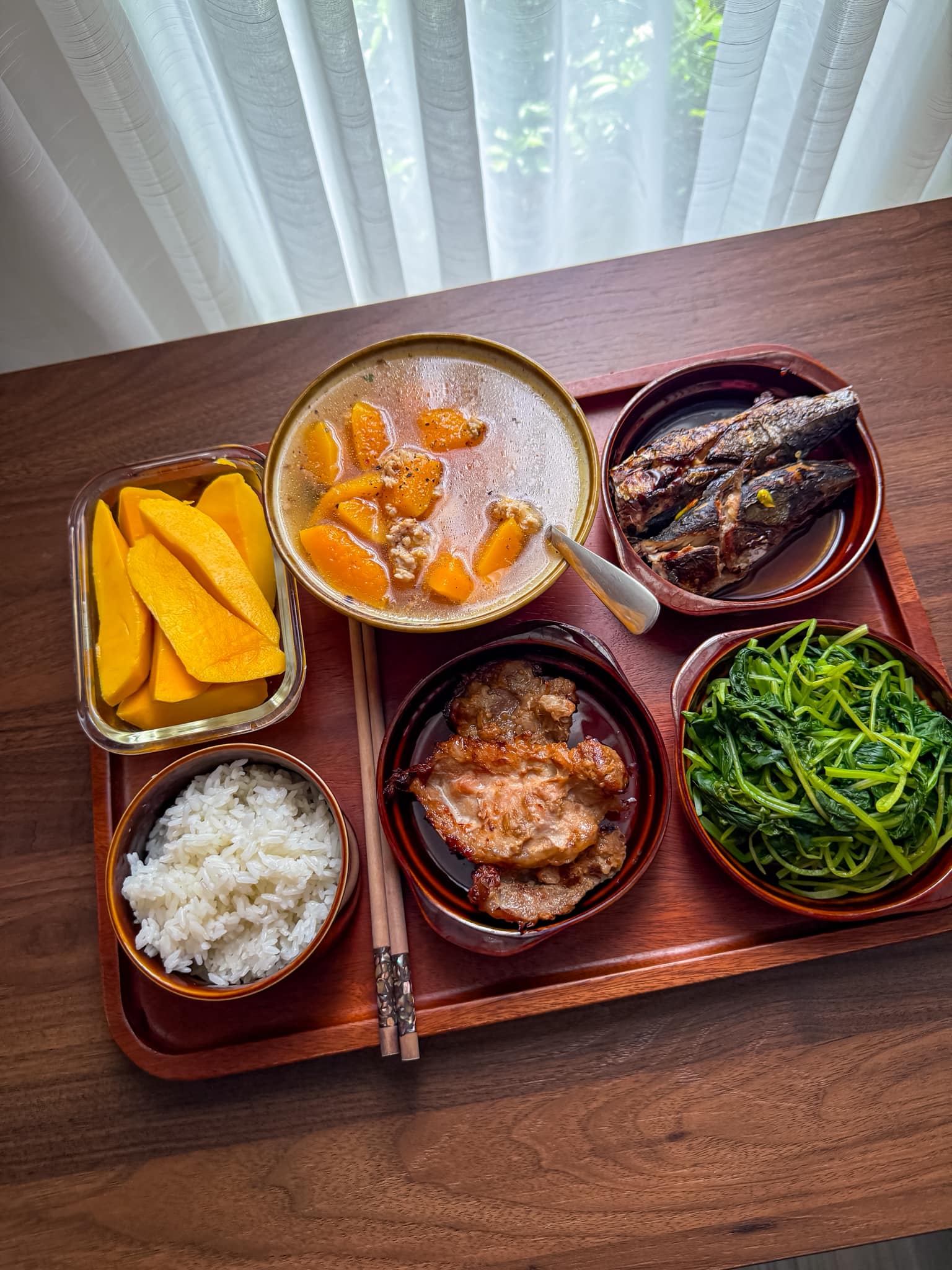 Chị gái nhà người ta: Nấu cơm cữ cho em mà tưởng đâu chị đi thi MasterChef khiến hội "em gái online" đua nhau vào "nhận vơ"- Ảnh 6.