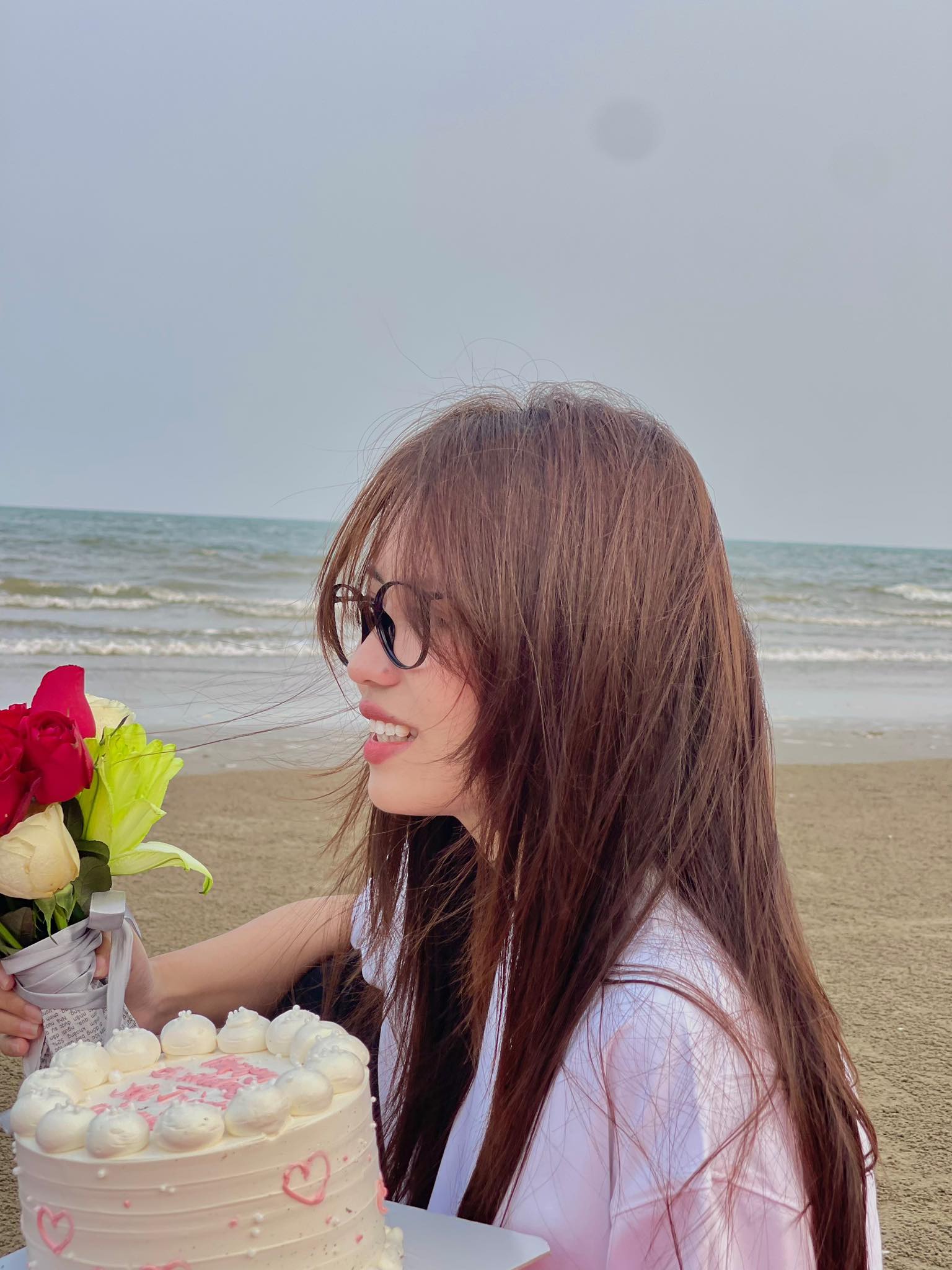 Không hề trùng hợp hơn khi vợ anh Tạ ngoài đời tên Yến, là thanh mai trúc mã, nhan sắc 0 điểm- Ảnh 7.