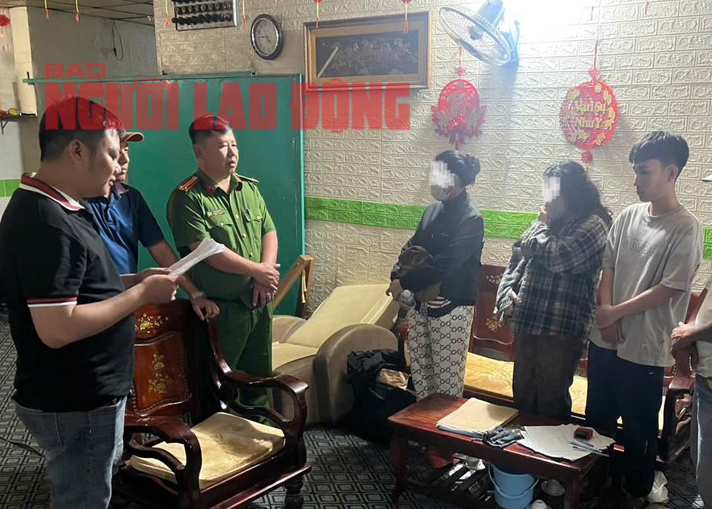 CLIP: Bắt quả tang cơ sở massage Diễm Kiều bán dâm 700.000 đồng/lượt- Ảnh 1.