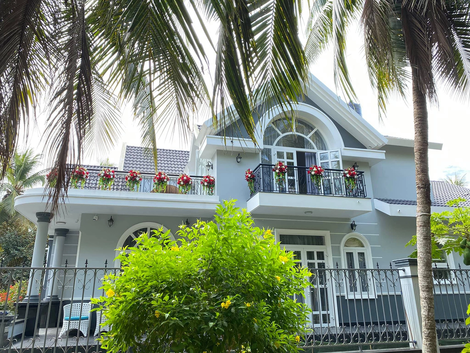 Diễn viên Việt sở hữu 2 biệt thự, 3 nhà hàng: Hủy hôn vợ sắp cưới, tuổi 41 yêu bạn gái kém 16 tuổi- Ảnh 5.