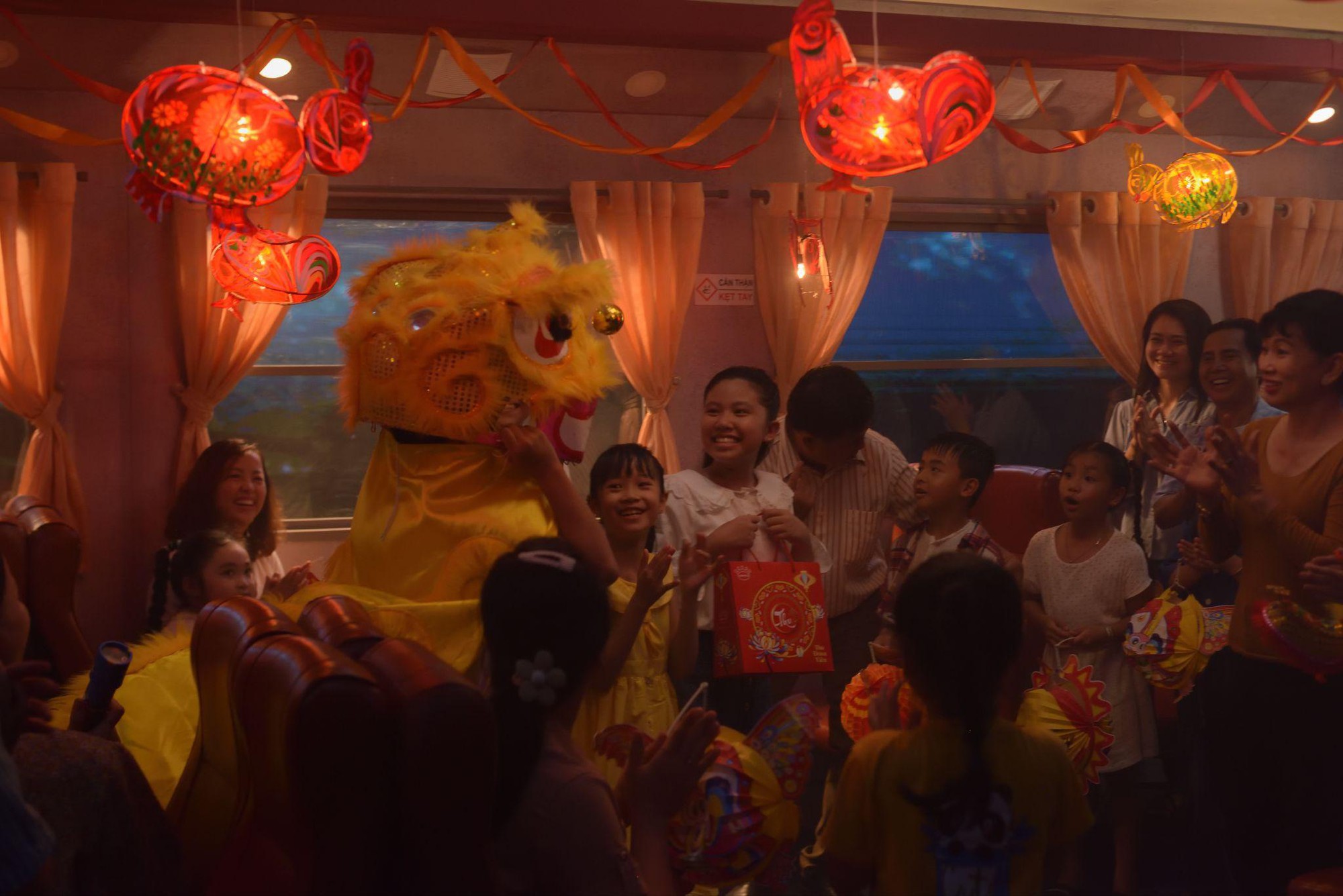 Bước vào thế giới của “Sứ giả Trung thu”: Những người thầm lặng gìn giữ mùa trăng- Ảnh 4.