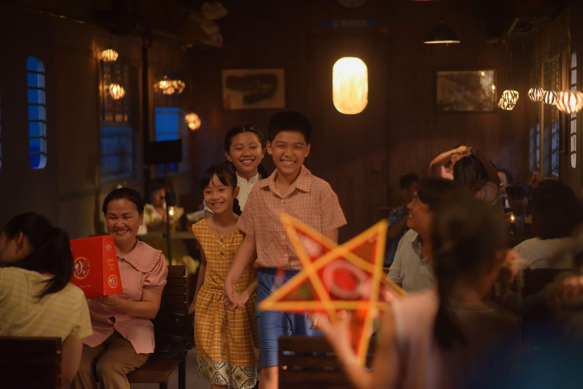 Bước vào thế giới của “Sứ giả Trung thu”: Những người thầm lặng gìn giữ mùa trăng- Ảnh 5.