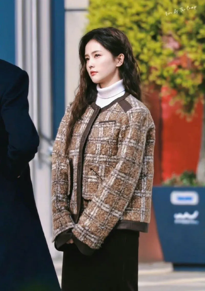 Bạch Lộc mặc Gucci quá tệ, nhìn sang Chi Pu khác hẳn- Ảnh 8.