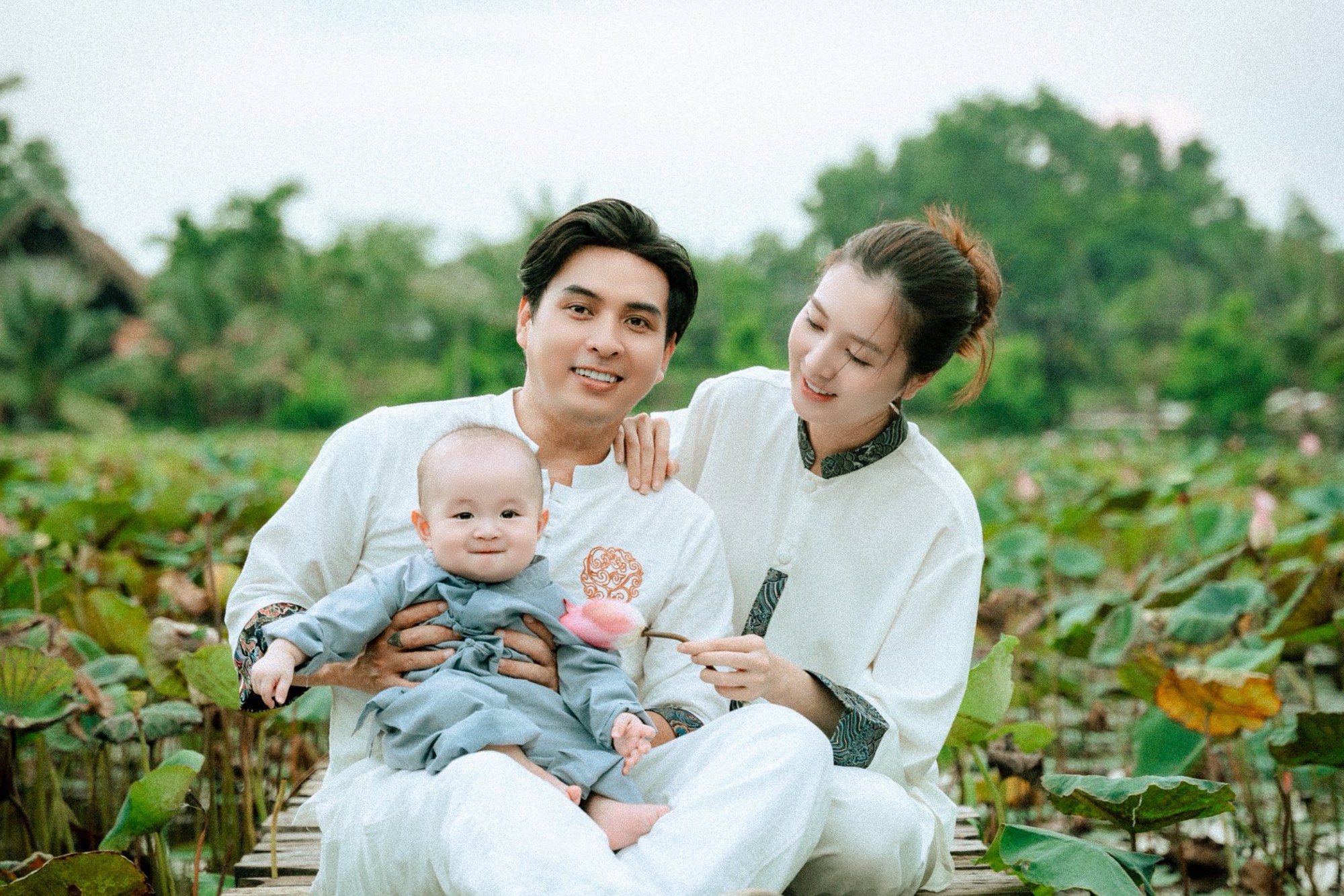 Hồ Quang Hiếu và vợ kém 17 tuổi tổ chức đám cưới- Ảnh 4.
