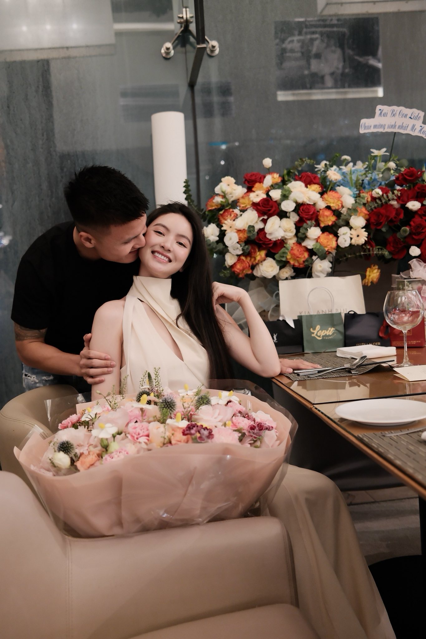Lộ ảnh hiếm vợ Quang Hải thời đi học: Nhan sắc trong veo, nhận giấy khen liên tục, còn ai nghi ngờ học vấn?- Ảnh 5.