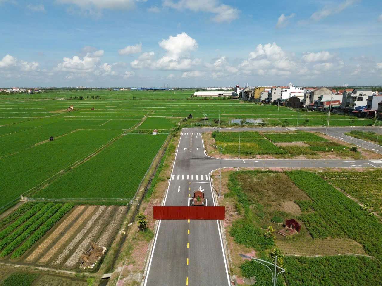 Vụ ngôi mộ nằm giữa đường ở Hải Phòng: Trưởng dòng họ nói lý do- Ảnh 3.