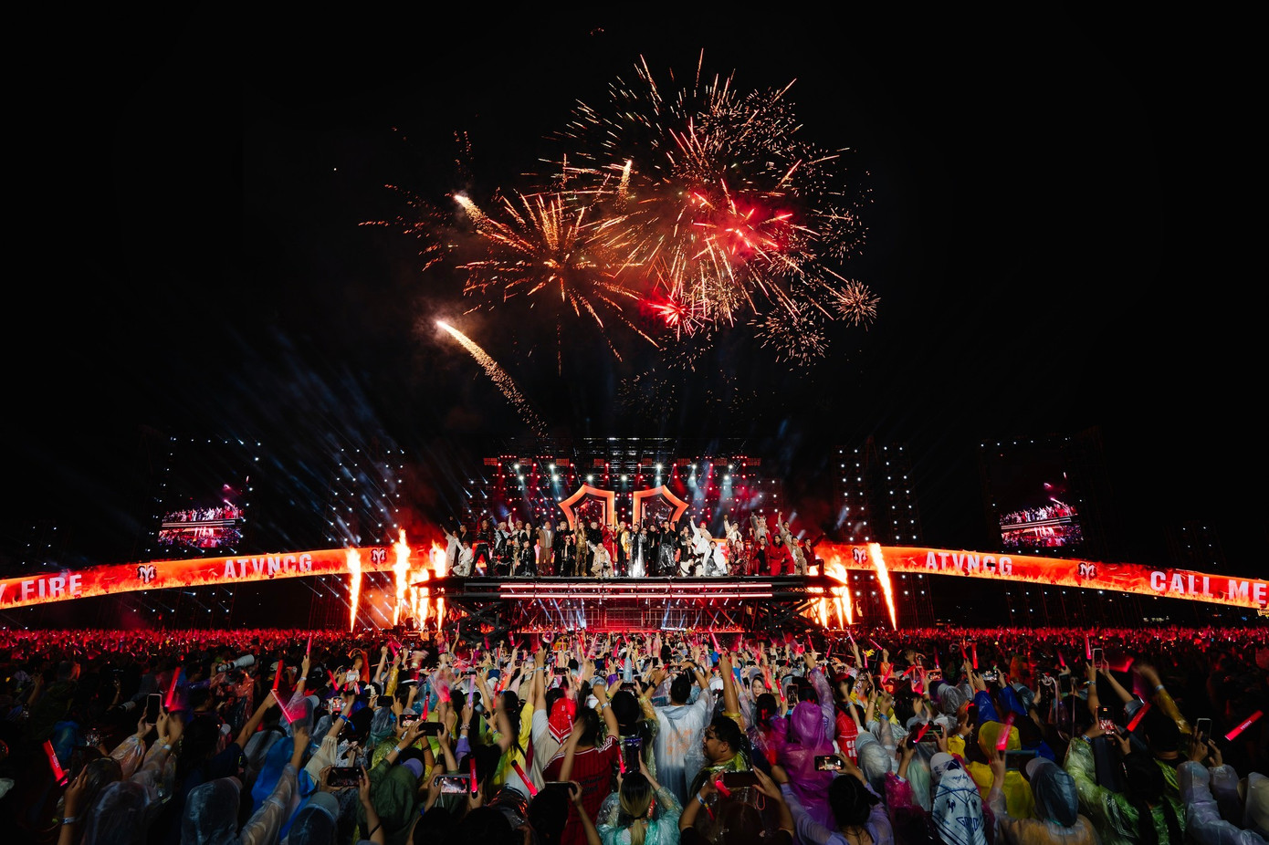 Chuỗi concert Anh Trai Vượt Ngàn Chông Gai khép lại trong nước mắt- Ảnh 1.