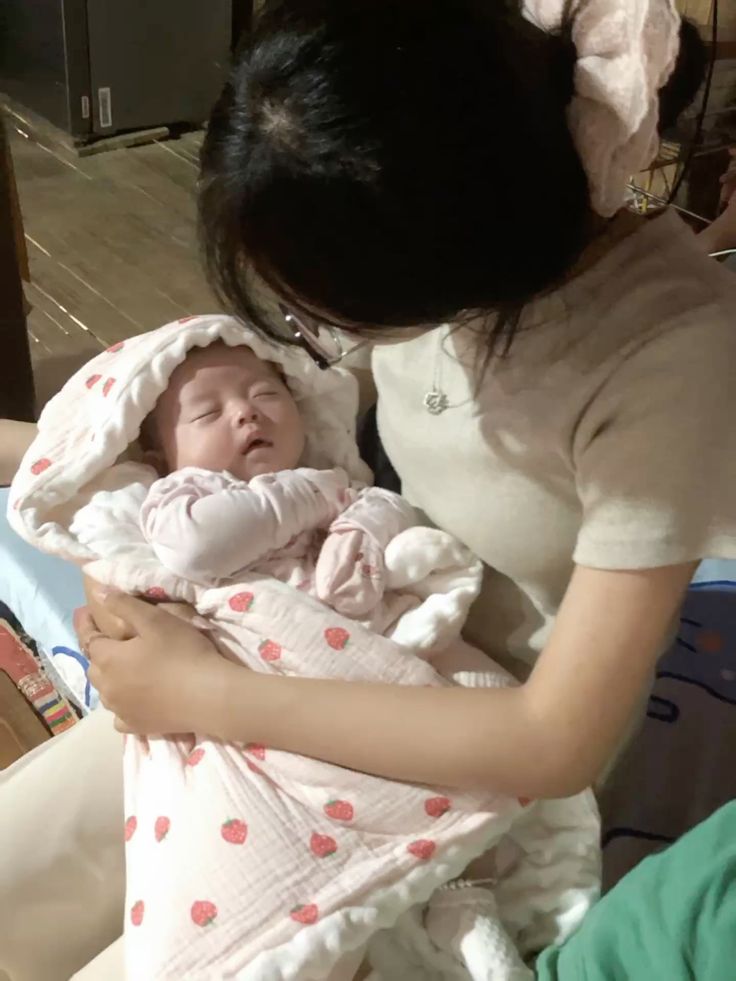 Vì sao con nhõng nhẽo, khó tính khó chiều hơn khi ở gần mẹ?- Ảnh 2.
