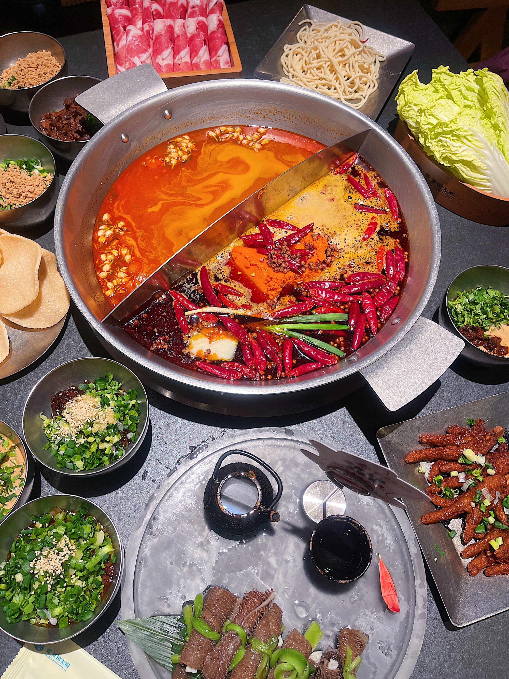 Ăn lẩu ở Trung Quốc, khách Việt 