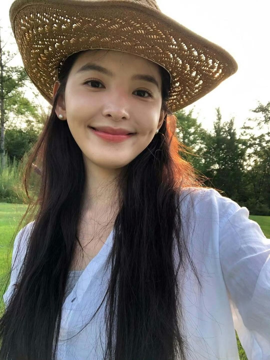 Nữ thần 10 triệu người say đắm: Cả đời chung thuỷ với 1 item, xinh đến nỗi chỉ muốn nhắm mắt yêu luôn!- Ảnh 2.