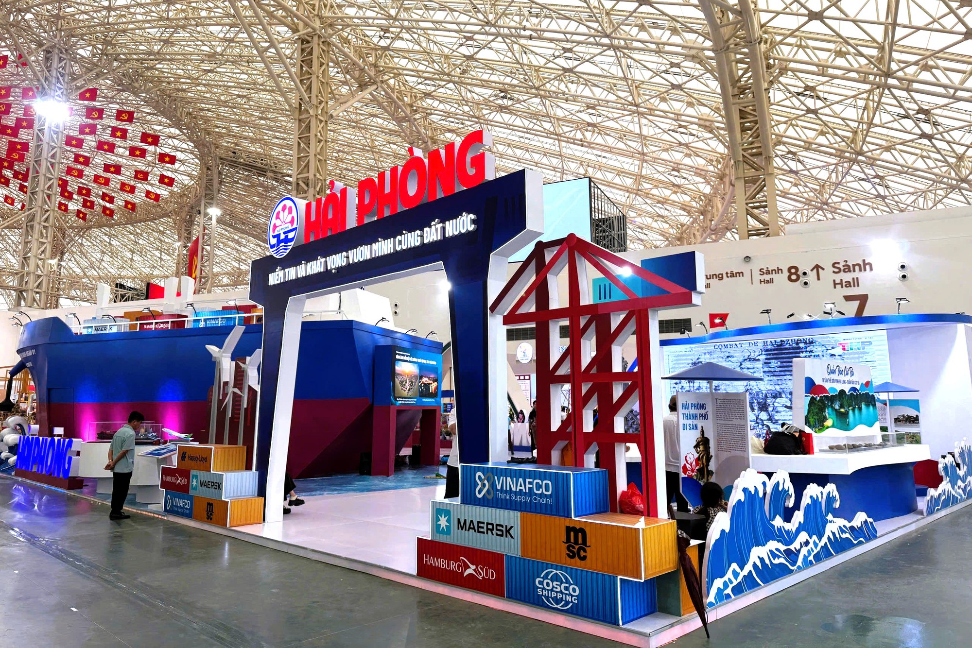 Hải Phòng có xe miễn phí đưa người dân đi xem Triển lãm 80 năm thành tựu đất nước- Ảnh 1.