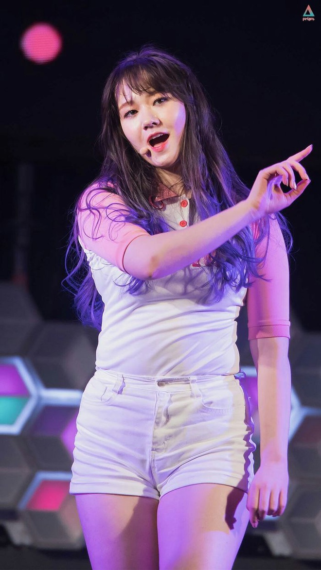 Trường hợp toxic tệ nhất Kpop: Nữ idol xinh như hoa bị body shaming thảm thương, nay làm người thường chồng đẹp miễn chê- Ảnh 4.
