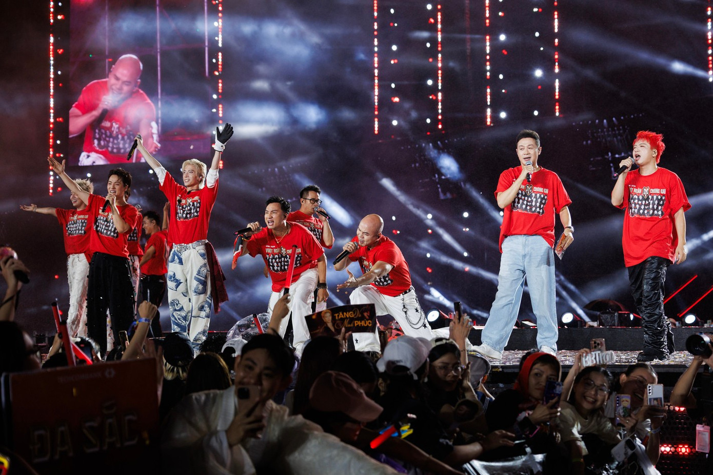 Chuỗi concert Anh Trai Vượt Ngàn Chông Gai khép lại trong nước mắt- Ảnh 28.