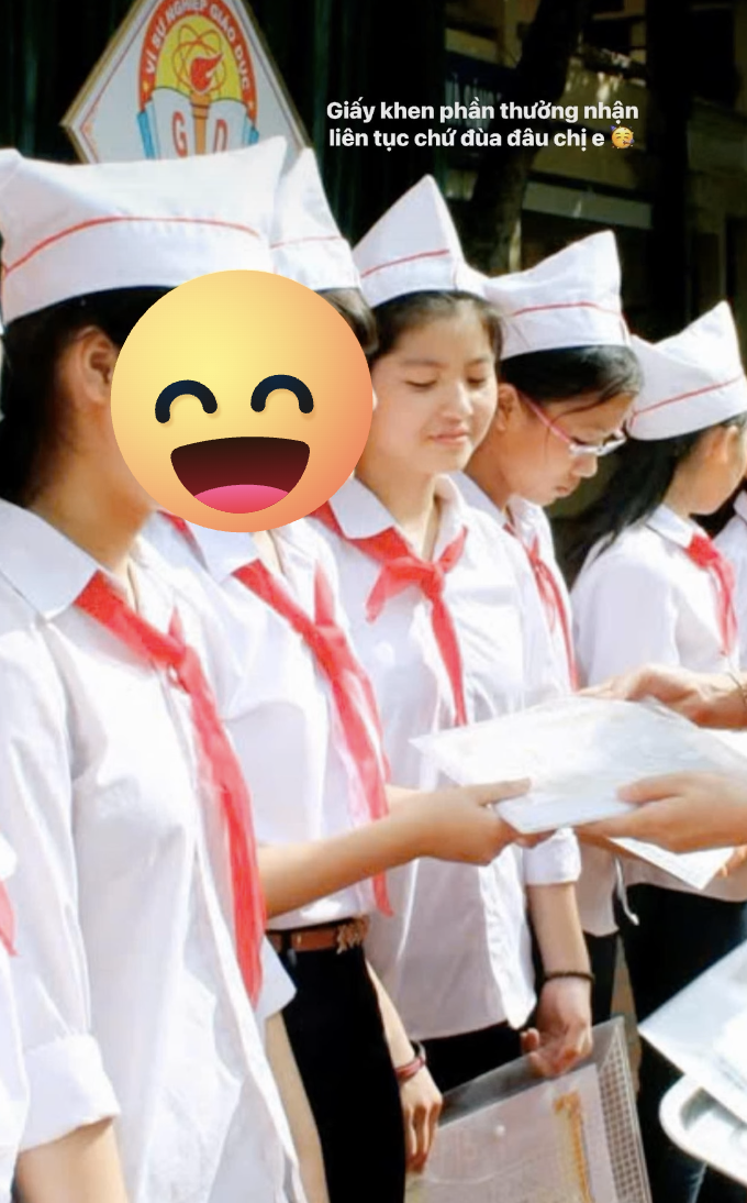 Lộ ảnh hiếm vợ Quang Hải thời đi học: Nhan sắc trong veo, nhận giấy khen liên tục, còn ai nghi ngờ học vấn?- Ảnh 1.