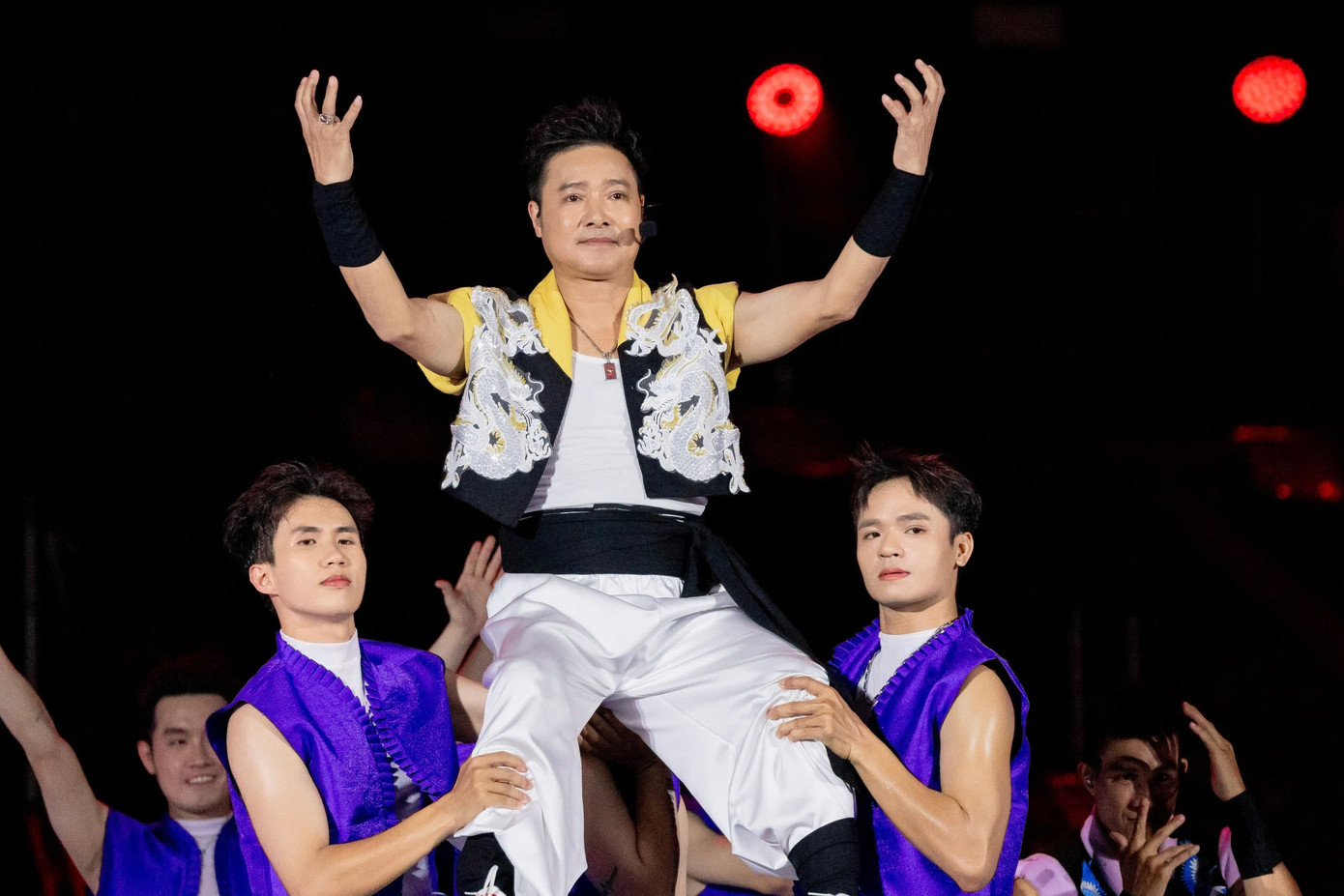 Chuỗi concert Anh Trai Vượt Ngàn Chông Gai khép lại trong nước mắt- Ảnh 20.