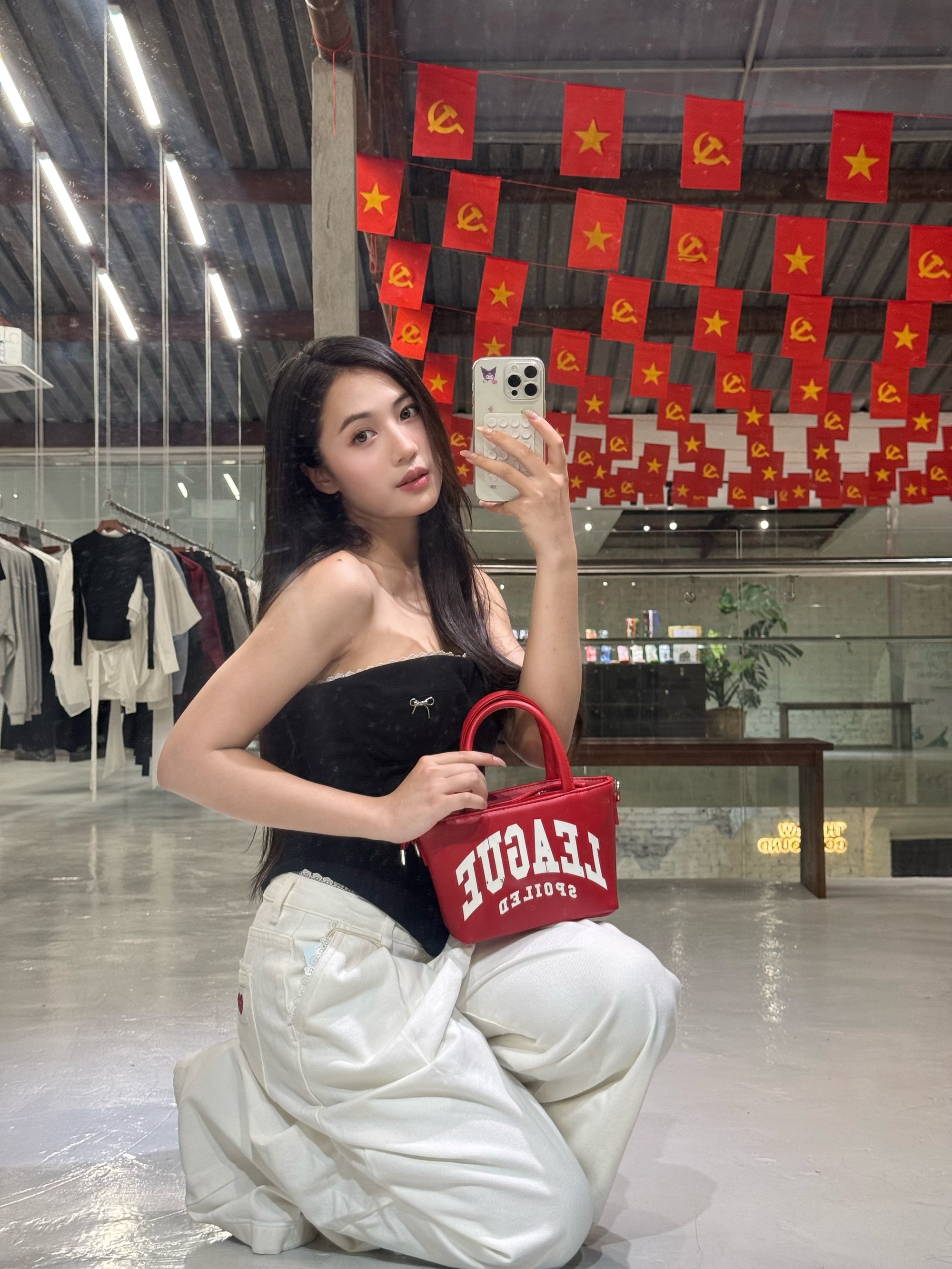 Review tổ hợp thời trang mới toanh, hot 100 độ ở Hà Nội: Rộng 700m2, 30 local brand đổ bộ, vào không muốn đi ra!- Ảnh 14.