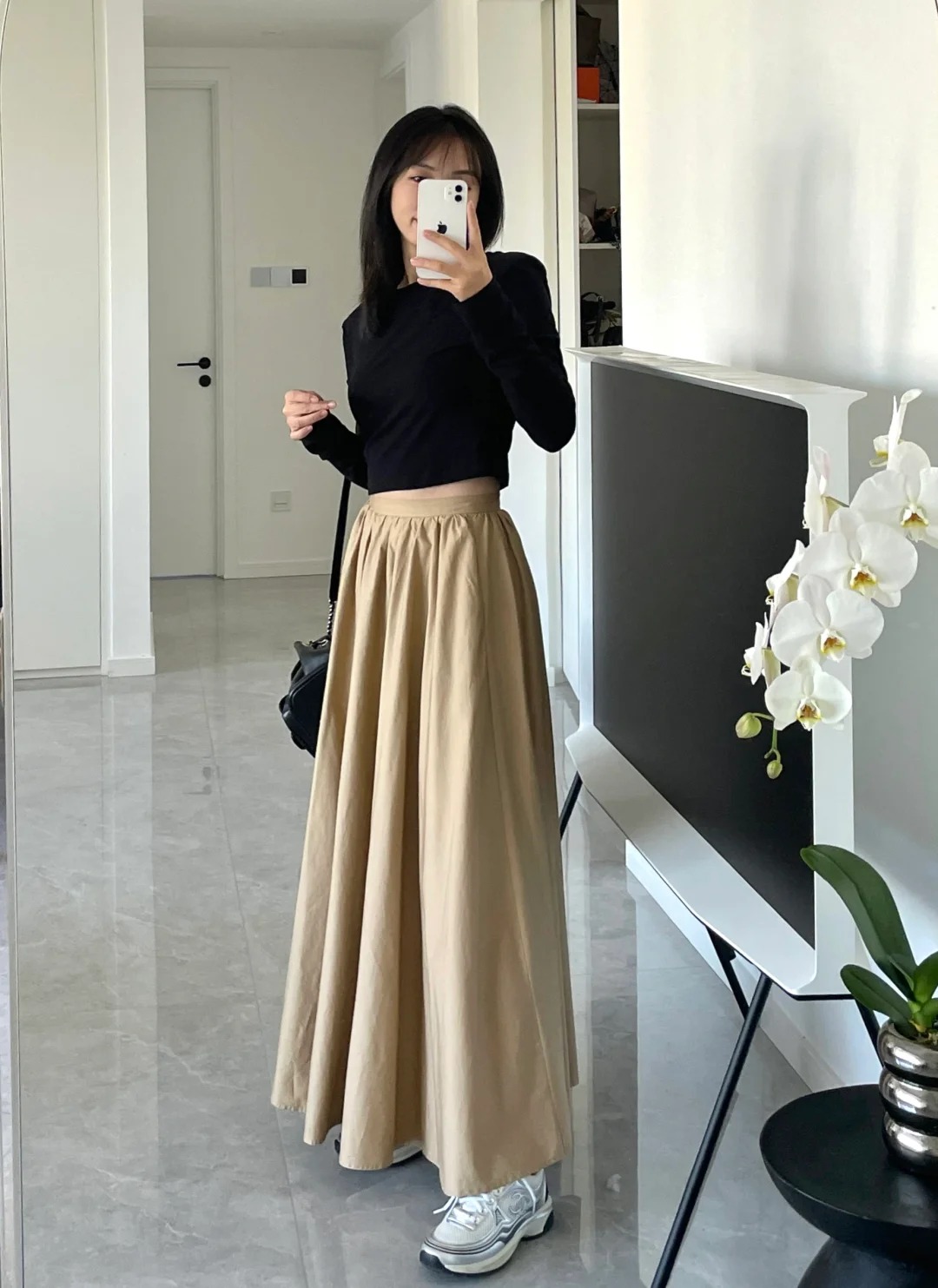 “Chân váy kaki” - món đồ cao cấp giúp phụ nữ U30+ thay đổi khí chất chỉ trong tích tắc- Ảnh 3.