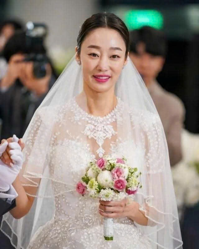 1 nữ diễn viên tố cáo hành động thô lỗ của sao nam trên phim trường, cái kết khiến khán giả thốt lên 