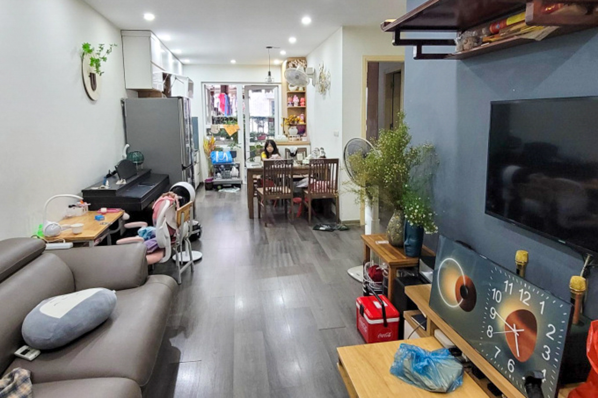 Chung cư có tường bong tróc, thi thoảng thang máy lại hỏng, thiếu nước...có giá tăng gấp 3 lần, hở ra là cháy hàng- Ảnh 4.