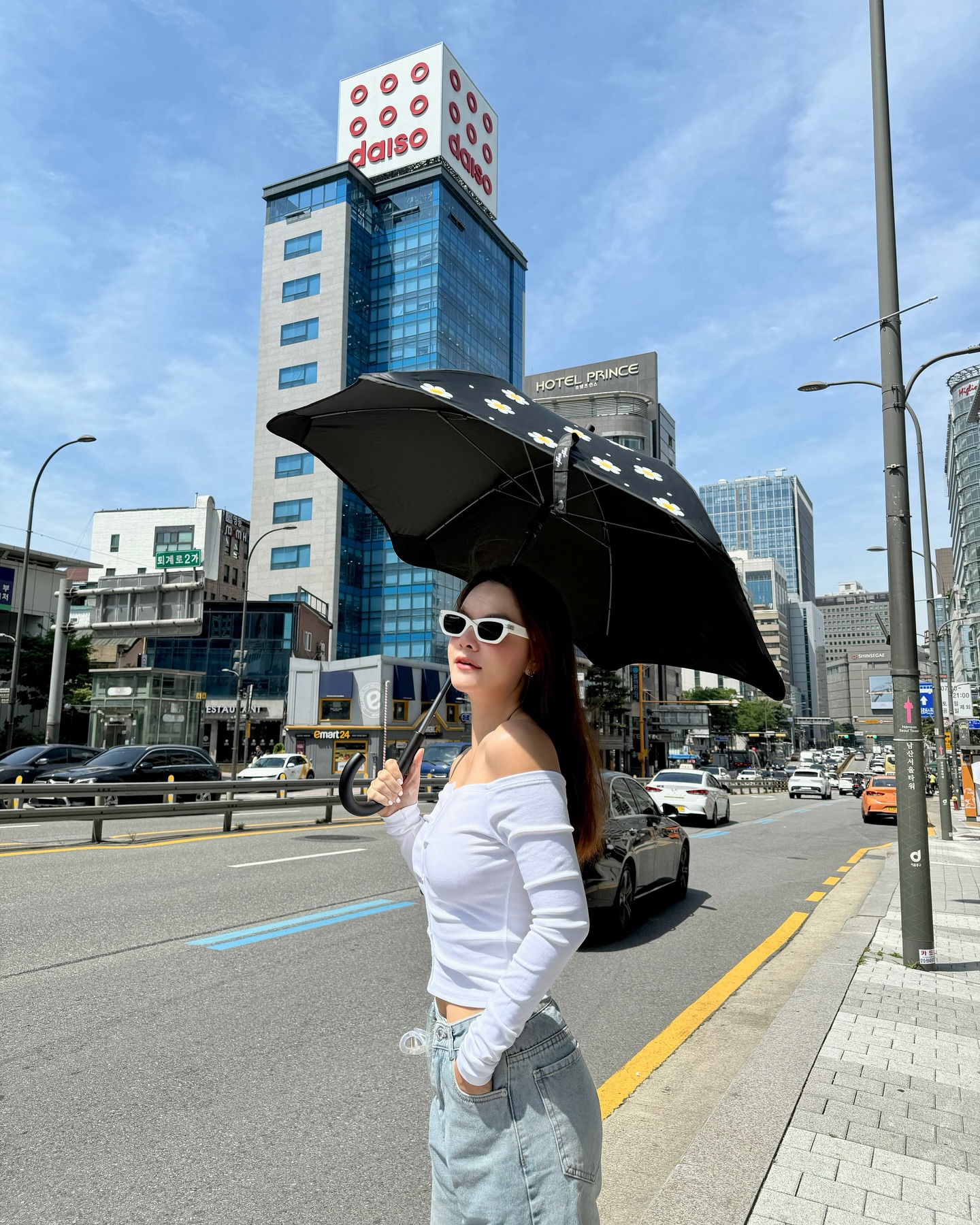 Ngoài 40 tuổi, phong cách thời trang của Phạm Quỳnh Anh ngày càng trẻ ra- Ảnh 1.
