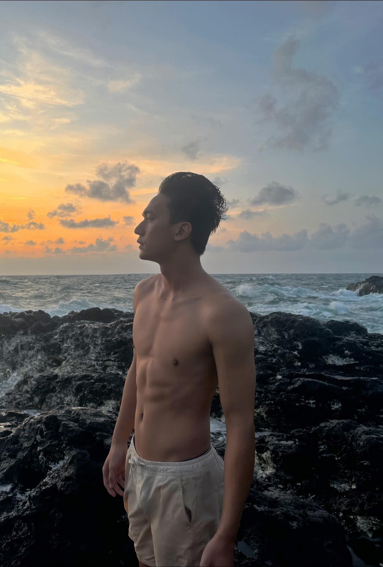 Nam chính Mưa Đỏ tự 