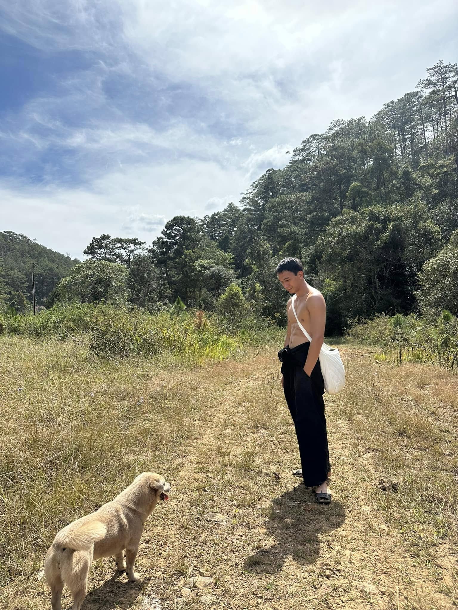 Nam chính Mưa Đỏ tự 