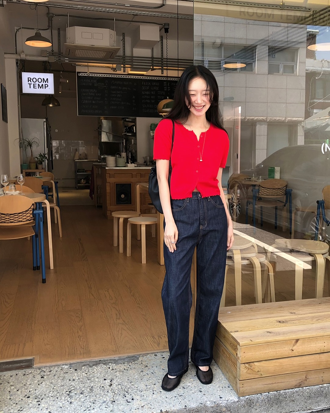 Trang phục màu đỏ chính là xu hướng hot nhất thu này: 10 cách diện giúp nàng nổi nhất khu phố, độ sang chảnh miễn bàn- Ảnh 3.