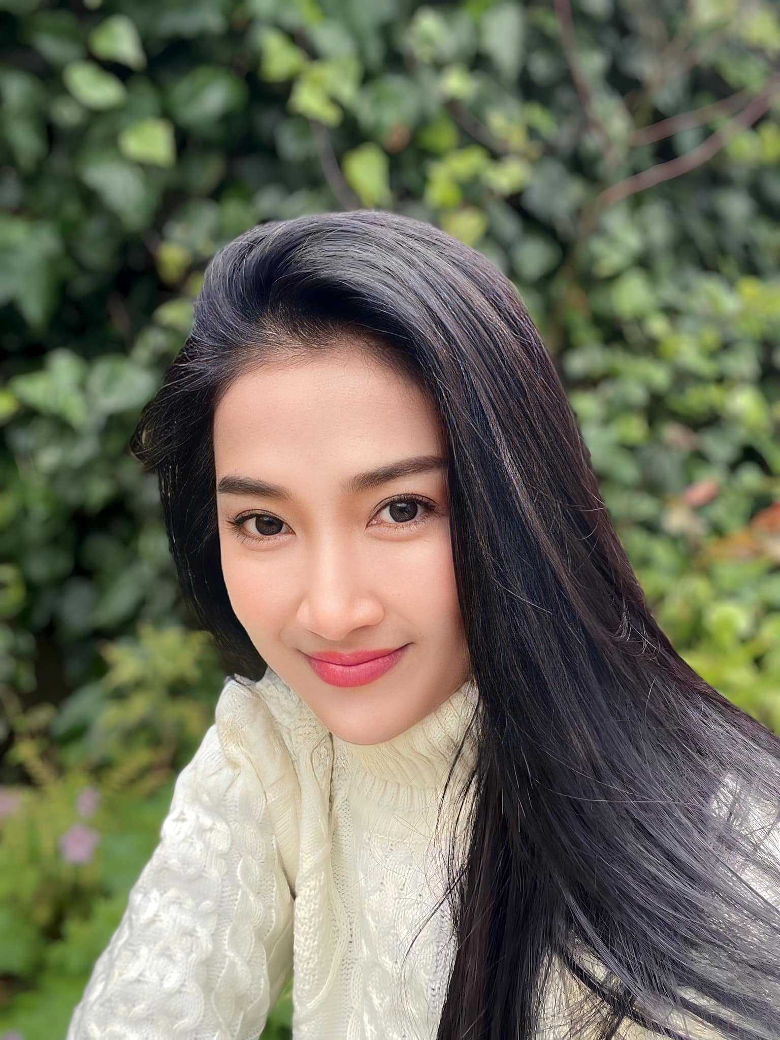 Sao nữ nổi tiếng miền Tây ai cũng biết mặt: Huỷ hôn với bạn trai Tây yêu 12 năm, nhan sắc hiện tại miêu tả bằng 1 chữ!- Ảnh 3.