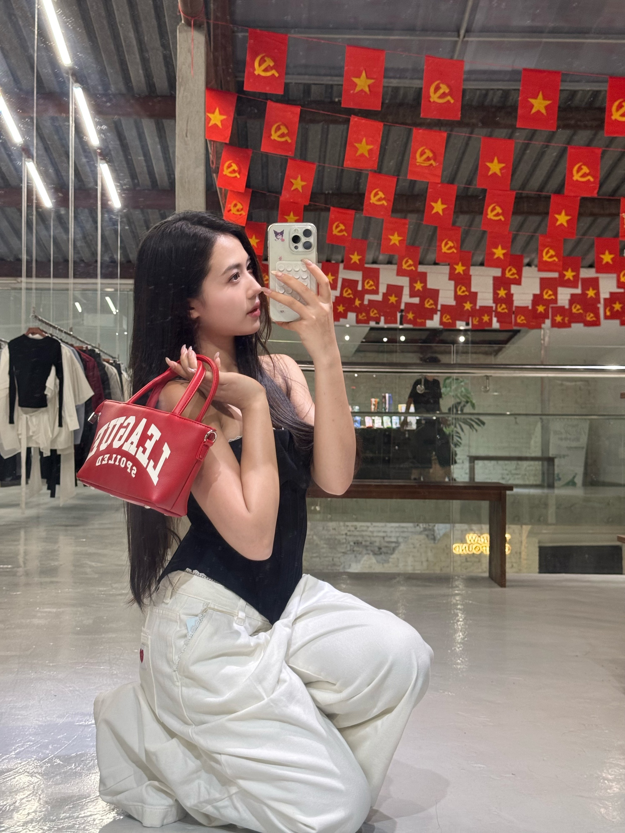 Review tổ hợp thời trang mới toanh, hot 100 độ ở Hà Nội: Rộng 700m2, 30 local brand đổ bộ, vào không muốn đi ra!- Ảnh 15.