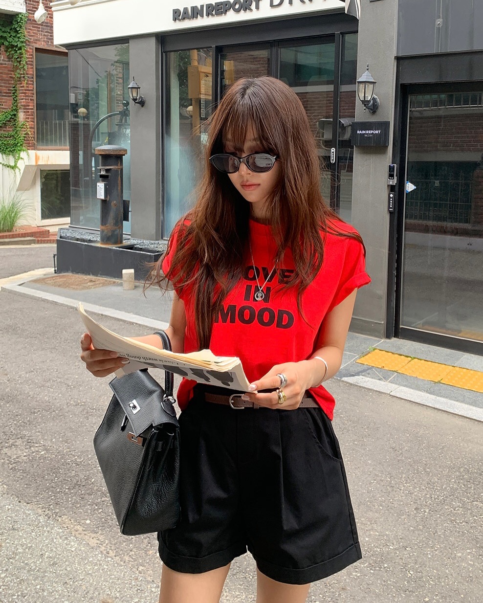 Trang phục màu đỏ chính là xu hướng hot nhất thu này: 10 cách diện giúp nàng nổi nhất khu phố, độ sang chảnh miễn bàn- Ảnh 5.