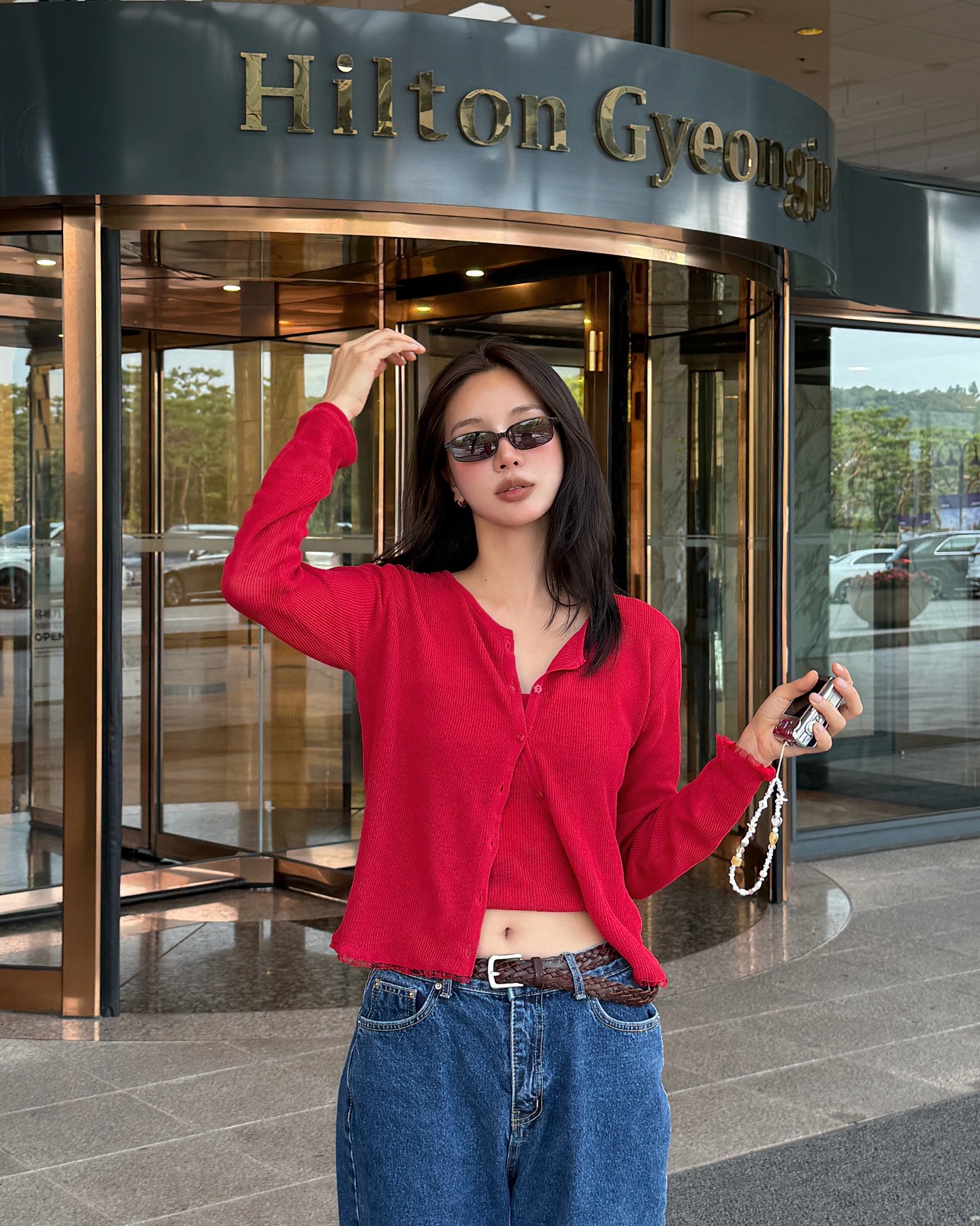 Trang phục màu đỏ chính là xu hướng hot nhất thu này: 10 cách diện giúp nàng nổi nhất khu phố, độ sang chảnh miễn bàn- Ảnh 7.