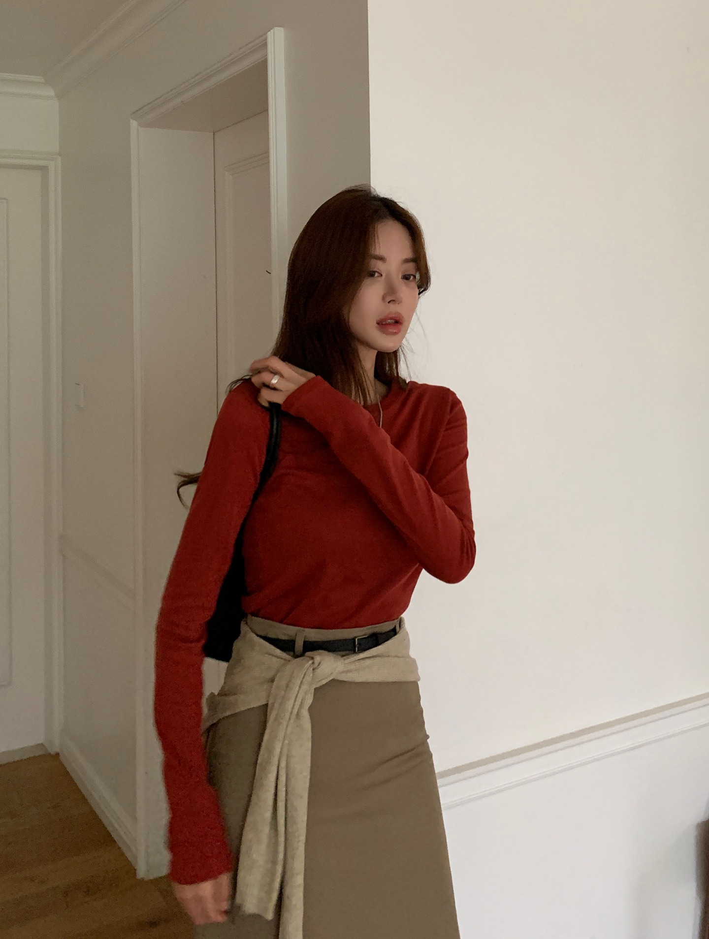 Trang phục màu đỏ chính là xu hướng hot nhất thu này: 10 cách diện giúp nàng nổi nhất khu phố, độ sang chảnh miễn bàn- Ảnh 10.