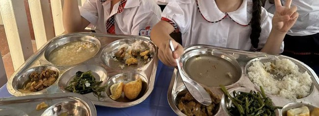 Phụ huynh Hà Nội rần rần khoe bữa ăn bán trú 10 NGHÌN ĐỒNG của con khiến ai nấy "lác mắt": Chỉ mong con mình cũng được như thế!- Ảnh 8.