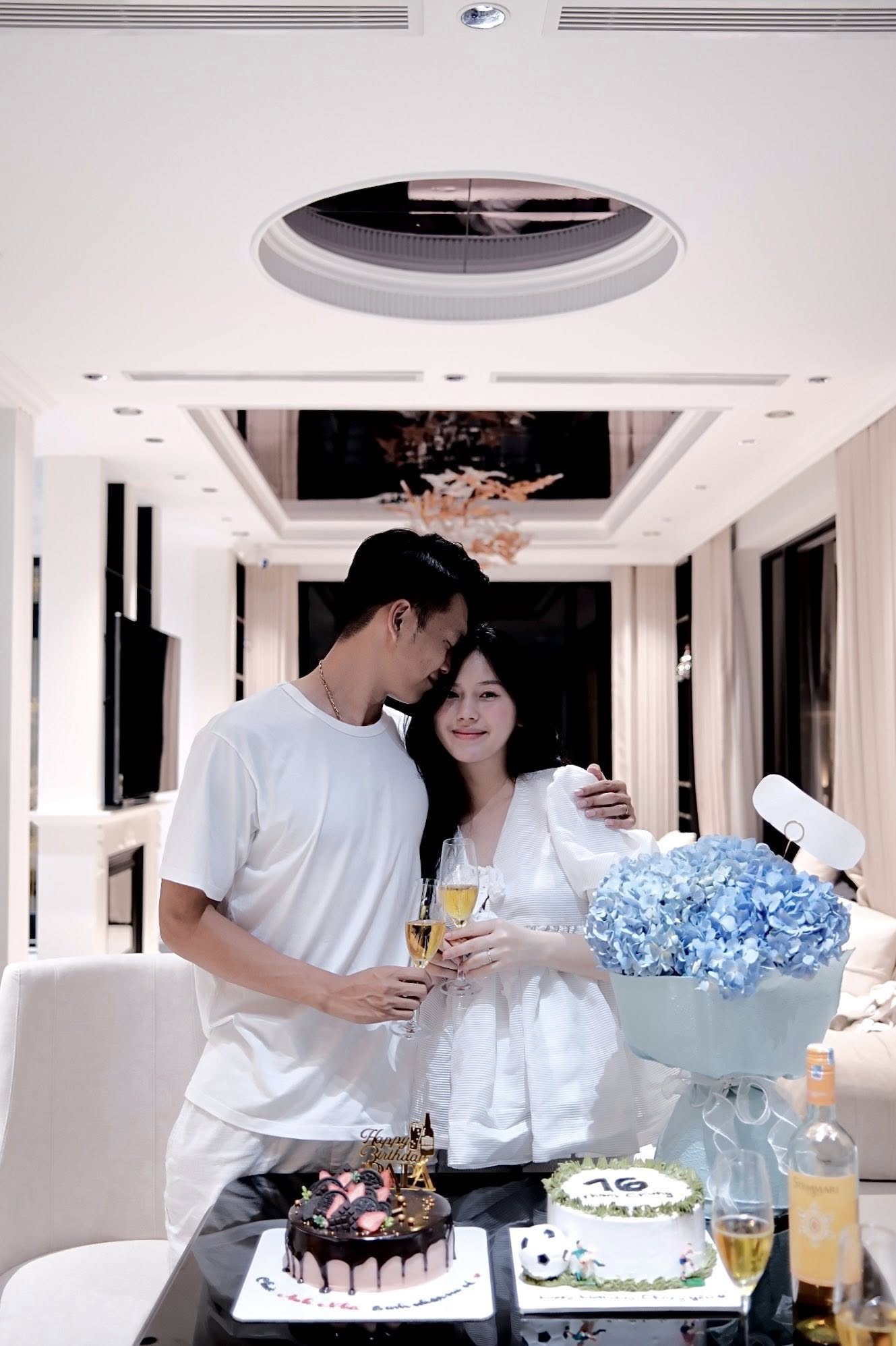 Thành Chung cùng vợ con đón sinh nhật, khung cảnh biệt thự bạc tỷ mới toanh chiếm spotlight- Ảnh 2.