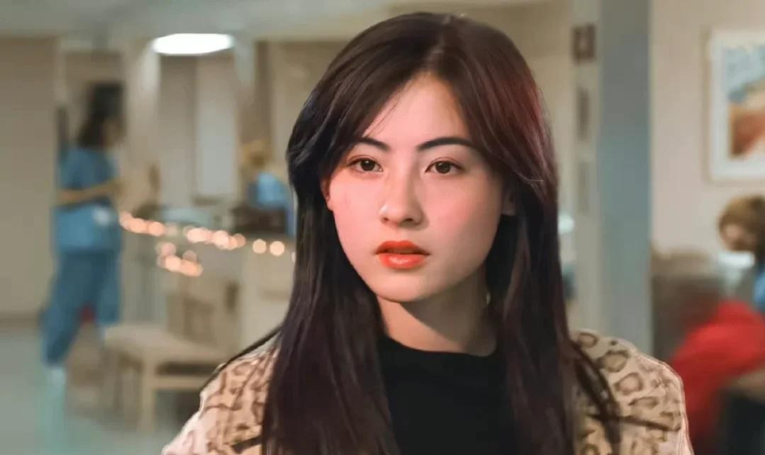 "Quý bà trung niên" Trương Bá Chi lộ diện với mặt mộc: Da trắng phát sáng, gầy tới mức má hóp khiến netizen lo lắng- Ảnh 2.