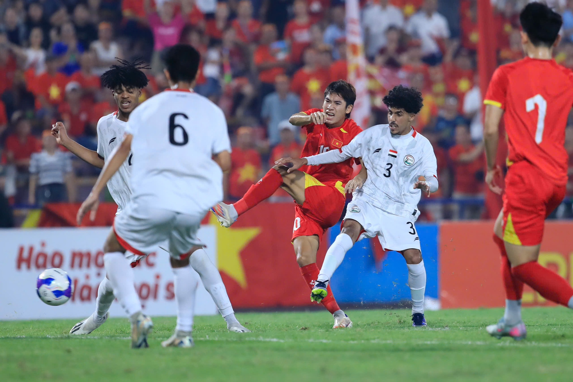 Ảnh: Hotboy Thanh Nhàn ghi bàn duy nhất, U23 Việt Nam hiên ngang vào VCK U23 châu Á- Ảnh 2.