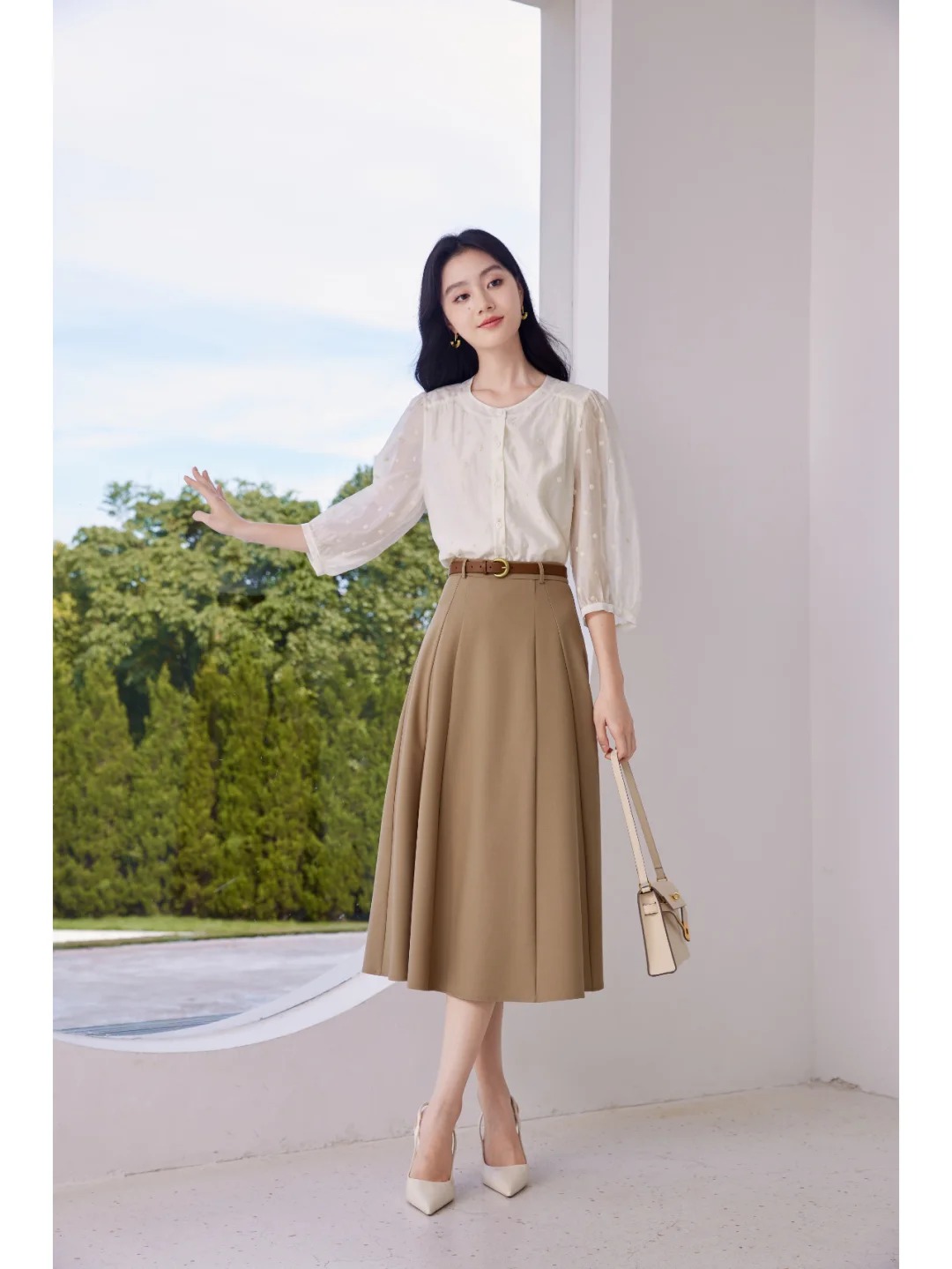 “Chân váy kaki” - món đồ cao cấp giúp phụ nữ U30+ thay đổi khí chất chỉ trong tích tắc- Ảnh 8.