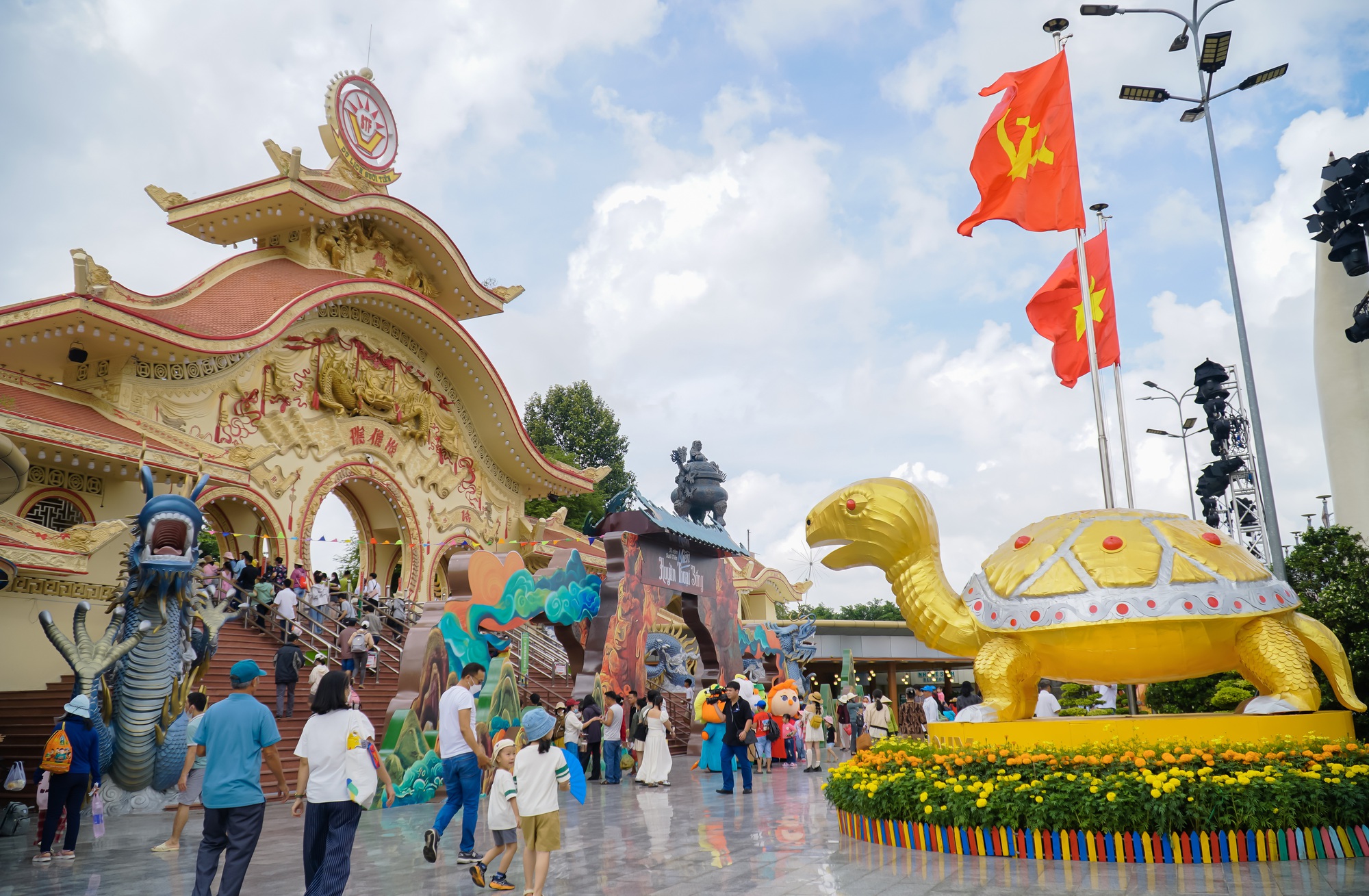 Sinh nhật Suối Tiên 30 - Hành trình rực rỡ, dấu ấn khó quên- Ảnh 1.