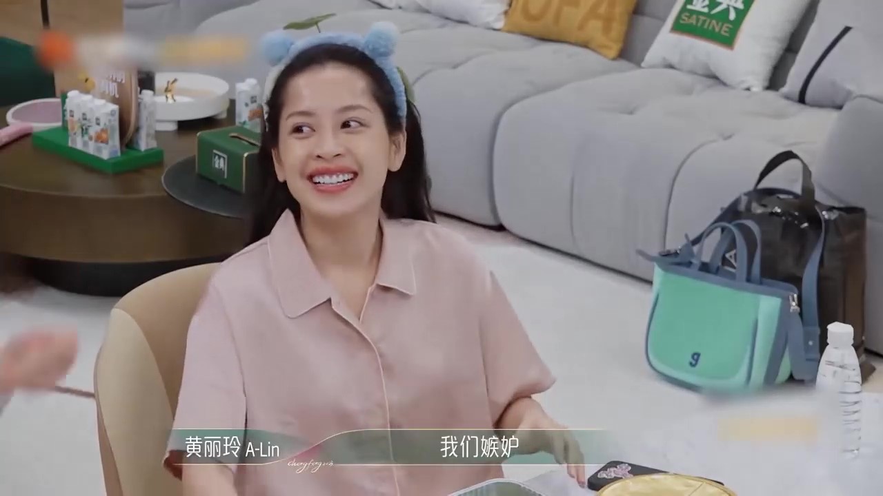 10 gương mặt mộc đẹp vô địch Việt Nam: Sao hạng A Triệu Lệ Dĩnh cũng phải xếp sau một cái tên- Ảnh 2.