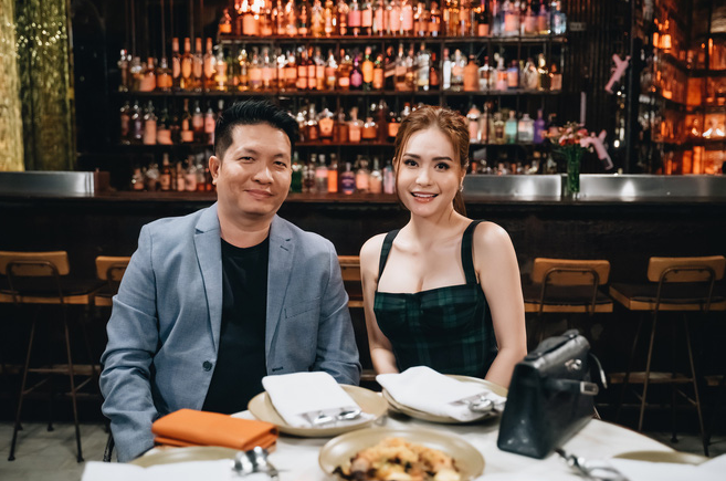 Vén màn hệ sinh thái "đẻ ra trứng vàng" của "nữ đại gia quận 7": Sự thật chồng là Tổng giám đốc VB Group, vợ sản xuất phim doanh thu hàng trăm tỷ đồng?- Ảnh 3.