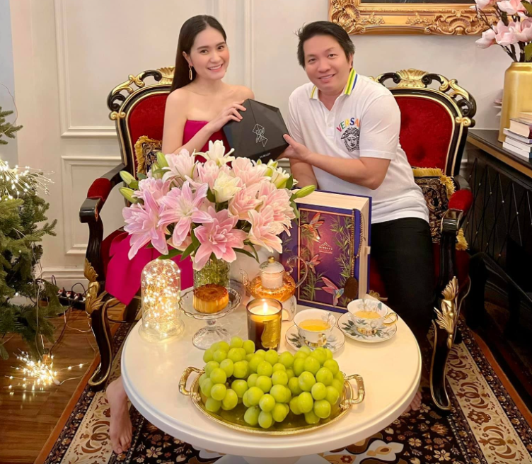 Vén màn hệ sinh thái "đẻ ra trứng vàng" của "nữ đại gia quận 7": Sự thật chồng là Tổng giám đốc VB Group, vợ sản xuất phim doanh thu hàng trăm tỷ đồng?- Ảnh 1.