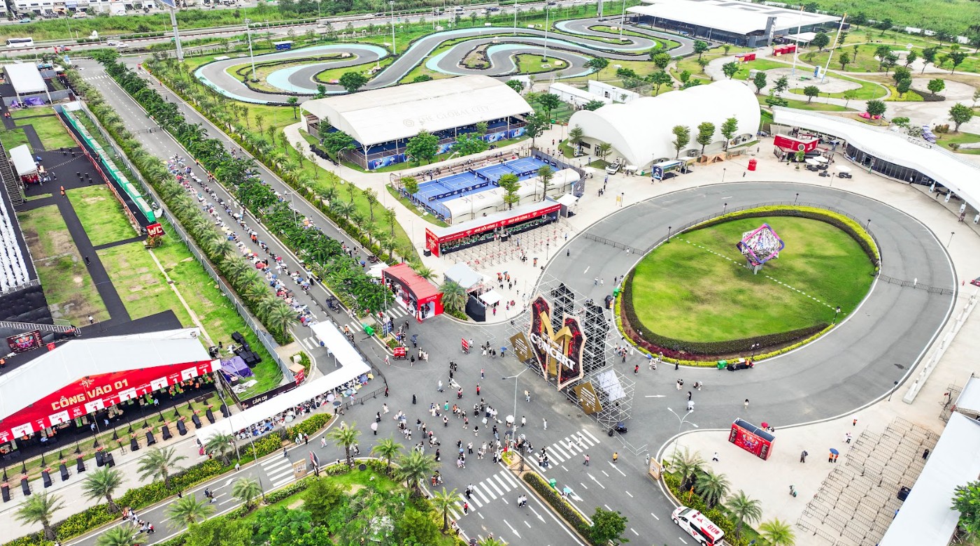 Hàng vạn khán giả hòa nhịp tại The Global City trong 2 ngày Concert Encore Anh Trai Vượt Ngàn Chông Gai- Ảnh 2.
