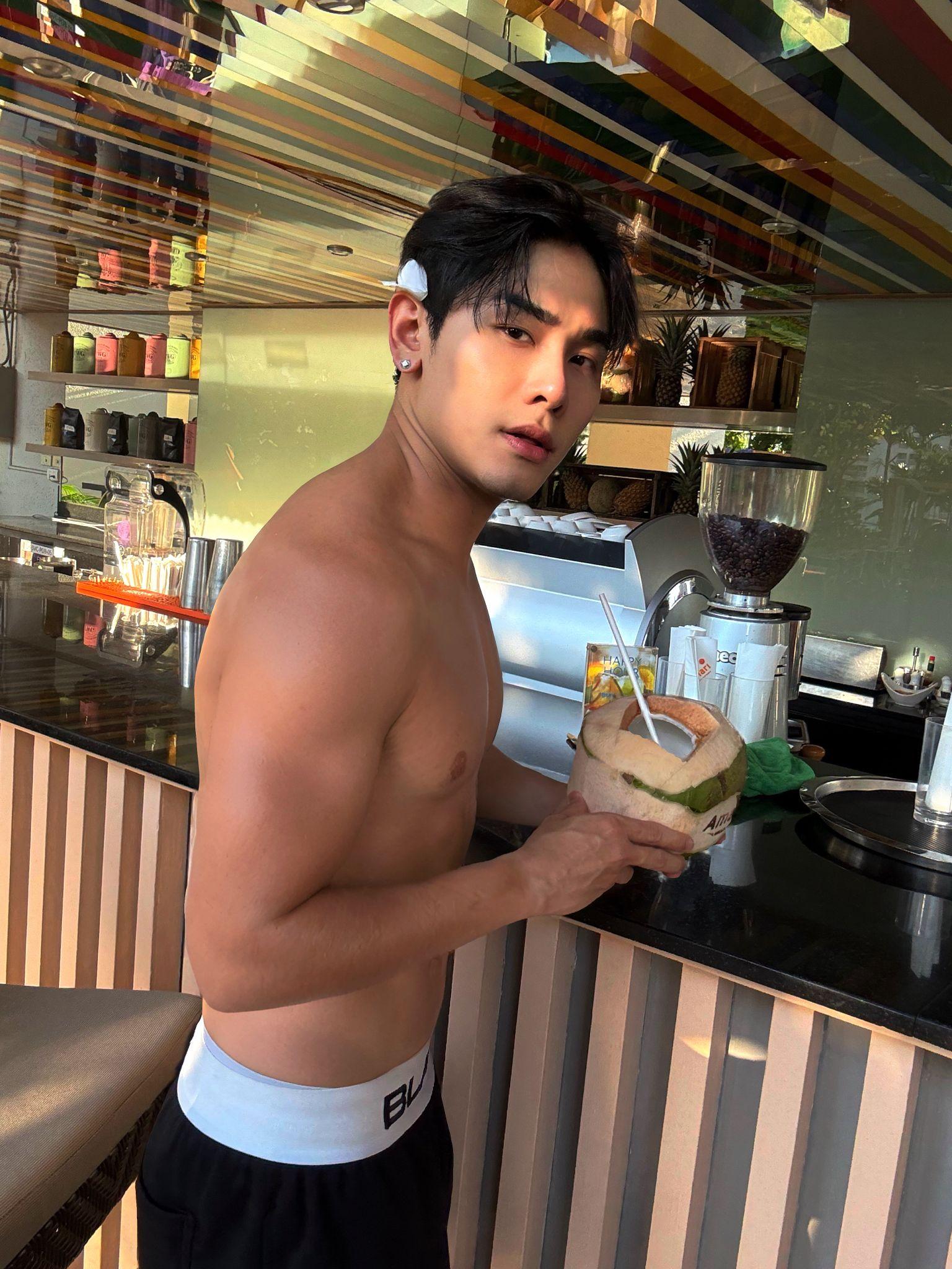 VIN - Cựu thành viên FOR7 tái xuất với MV "Gọi Anh Lúc Nửa Đêm"- Ảnh 3.
